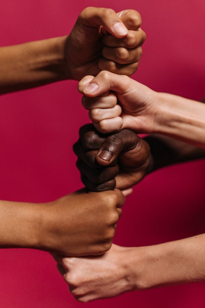 Assistenza legale su questioni legate ai diritti fondamentali della persona, tutela ambientale e inclusione sociale.